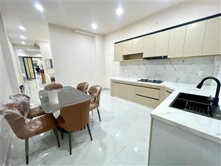 Hxh tạ quang bửu, p4 quận 8, gần parc mall , dt 4m*16m, 3tầng .