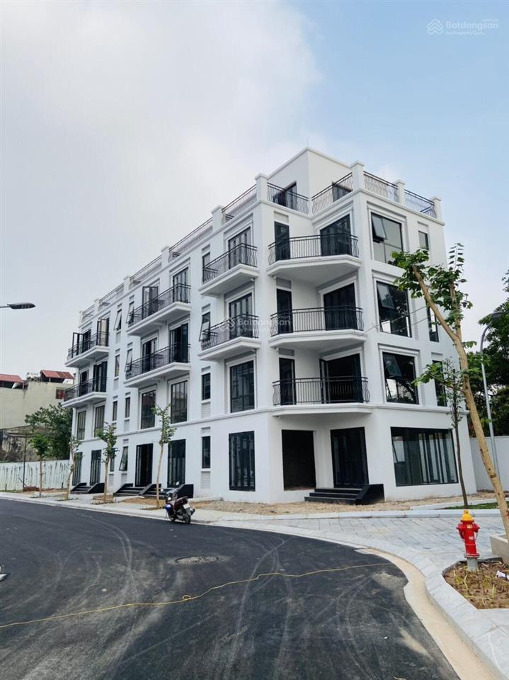 Bán liền kề đẹp tại hateco green park, căn góc 3 mặt thoáng dt 183m2, nhiều tiện ích.  0934 364 ***