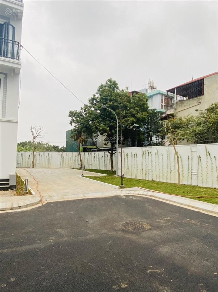 Bán liền kề đẹp tại hateco green park, căn góc 3 mặt thoáng dt 183m2, nhiều tiện ích.  0934 364 ***