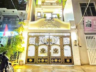 Bán gấp biệt thự siêu đẹp. diện tích siêu đẹp 5x20m. tặng full nội thất cao cấp. cách quận 7 200m