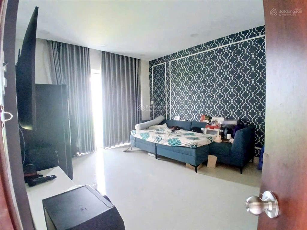 Căn rẻ nhất kdc vạn hưng phú, dt 7x16m, 3 tầng áp mái. giá chỉ 9.99 tỷ