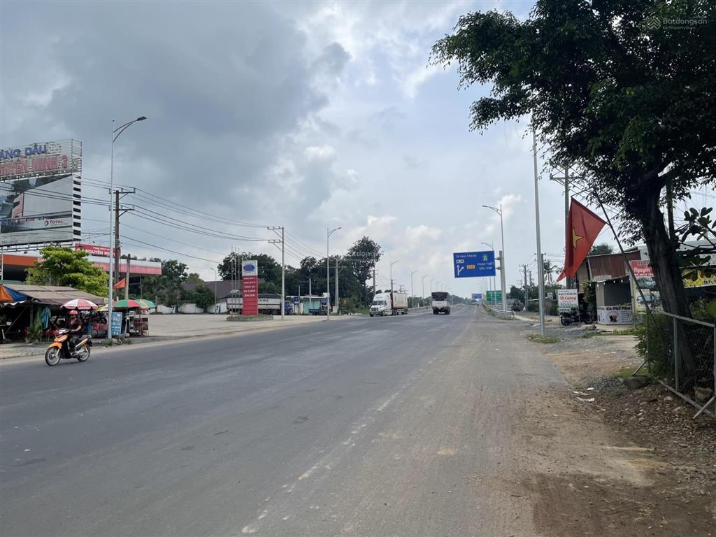 Cần bán lô đất mt ql1 xã tân đức huyện hàm tân, bình thuận 30m mt nở hậu, dt 3888m2 có 200m2 tc, sh