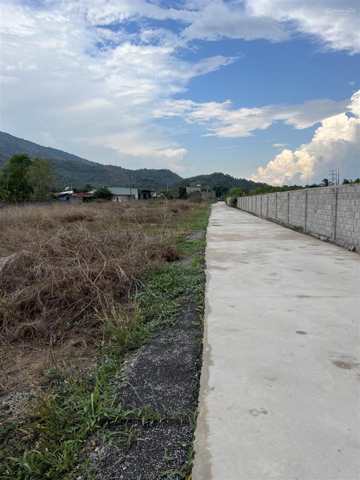 Bán lô đất siêu đẹp, kế bên thảo nguyên hill, chứa chan  sungroup, có 250m mt, 1000m2 tc, shr