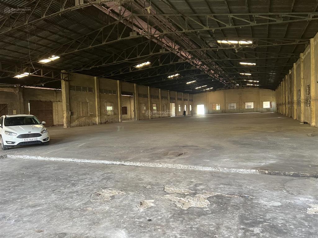 Cần cho thuê kho xưởng sản xuất, ngay chân cao tốc dầu giây  phan thiết và ql1, 6.400m2, 80tr/th