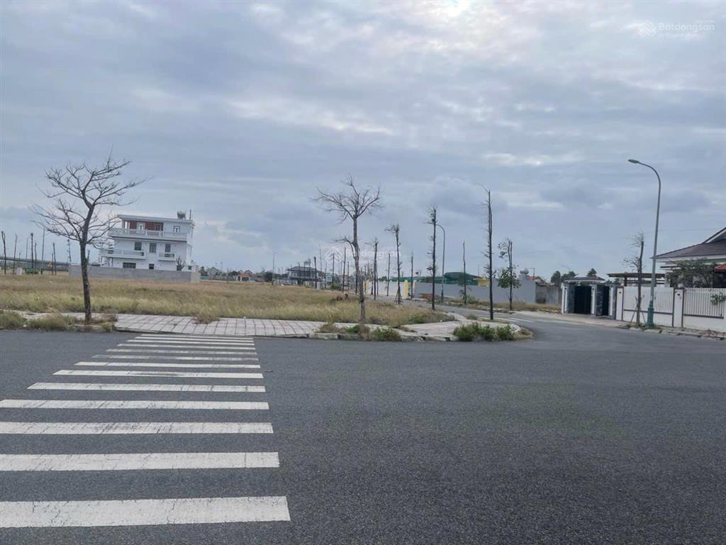 Đầu tư ngay biệt thự nam tuy hòa sinh lời cực cao chỉ 10 tỷ.  ngay 0966 382 ***