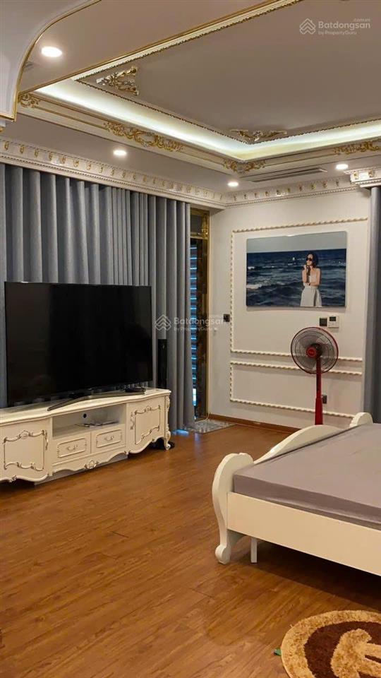 Bán biệt thự đẹp ngay lê văn lương  trung hoà, 250m2, 4,5 tầng. mặt tiền góc rộng, giá chỉ 68 tỷ