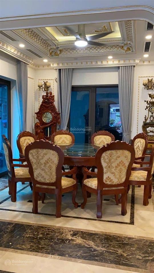 Bán biệt thự đẹp ngay lê văn lương  trung hoà, 250m2, 4,5 tầng. mặt tiền góc rộng, giá chỉ 68 tỷ