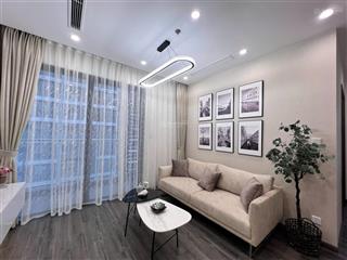 Chủ nhà gửi e bán căn 2pn diện tích 62m tầng trung full nội thất đẹp, giá 5,2 tỷ.  0976 912 ***