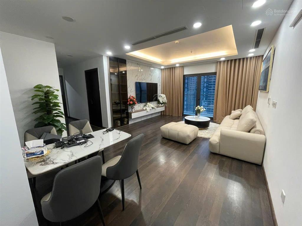 Chính chủ gửi bán căn 2n góc diện tích 64m toà s4 full nội thất, tầng cao view thoáng, giá 4,4 tỷ