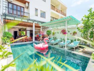 Tuyệt phẩm villa góc 2 mặt tiền khúc thừa dụ , đường 15m bãi tắm an bàng  làng chài  hội an.
