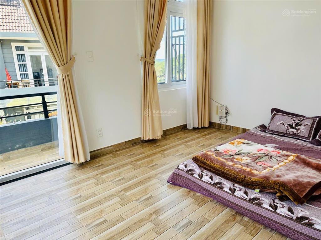 Cần cho thuê nhà mới đẹp 2 mặt tiền khu an phú house  cao thắng, p7, đà lạt