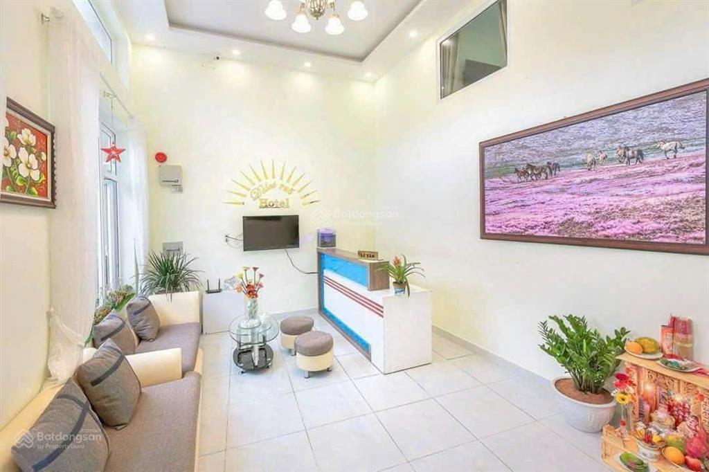 Khách sạn phường xuân hương, đà lạt, 11 phòng, sổ riêng hoàn công, giá 8,6 tỷ