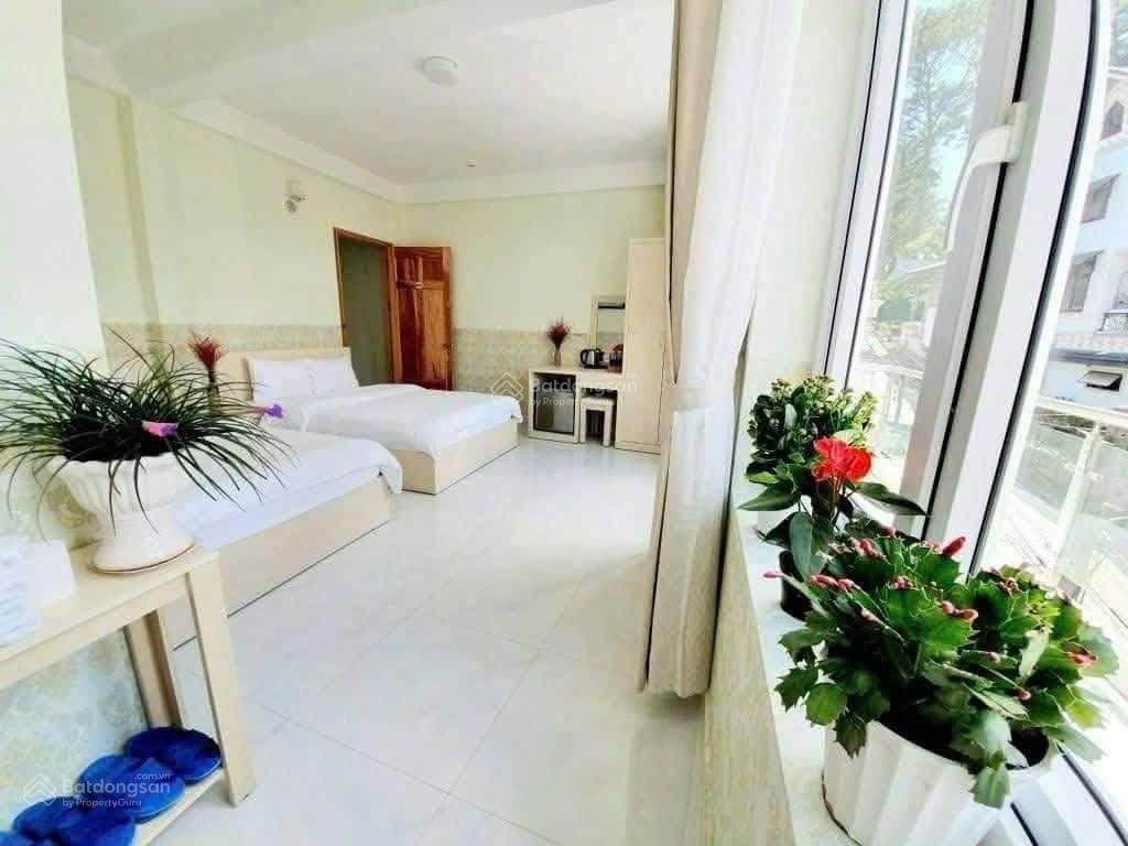 Khách sạn phường xuân hương, đà lạt, 11 phòng, sổ riêng hoàn công, giá 8,6 tỷ