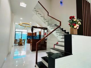 Bán nhà 3 tầng kđt hà quang 2, phước hải, nha trang. dt 80m2 để lại nội thất. giá bán 7,2 tỷ