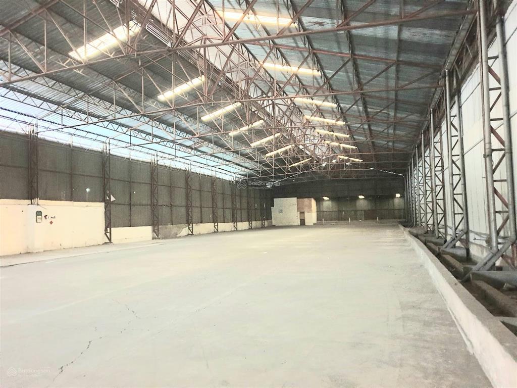 Cho thuê kho xưởng ngay trung tâm tp.hcm, dt 650m2, đường xe container