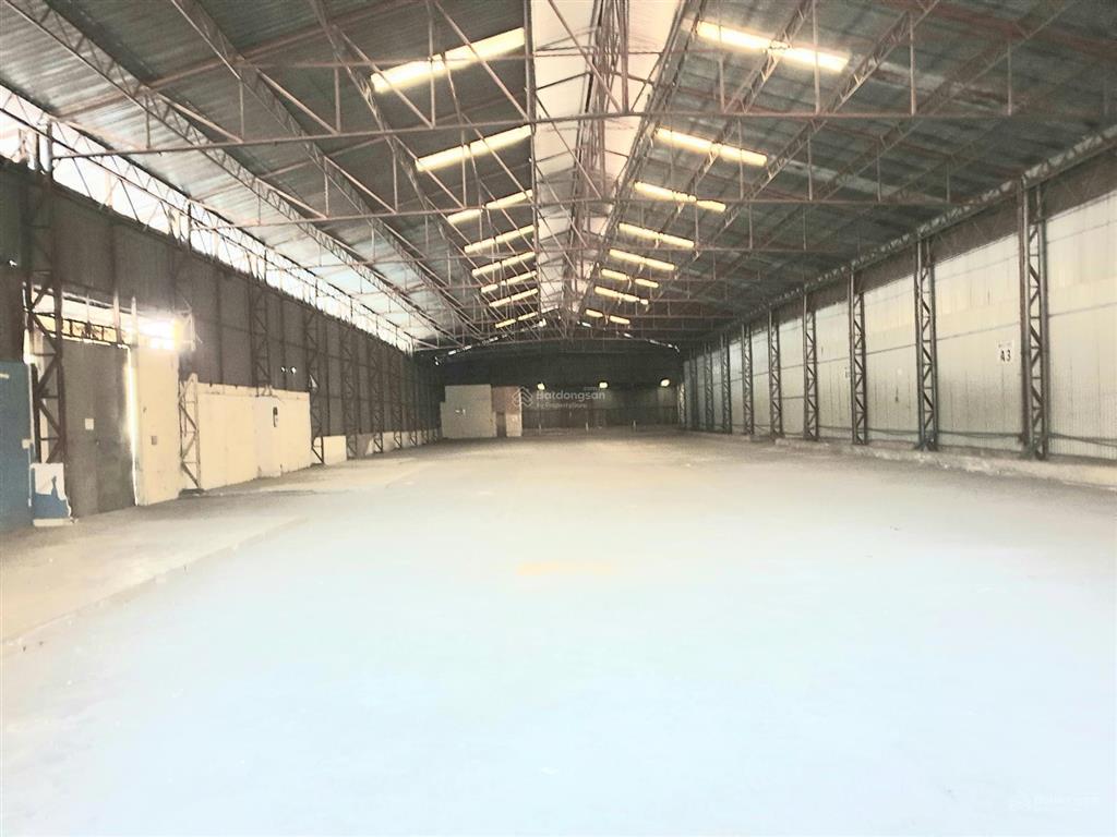 Cho thuê kho xưởng ngay trung tâm tp.hcm, dt 650m2, đường xe container
