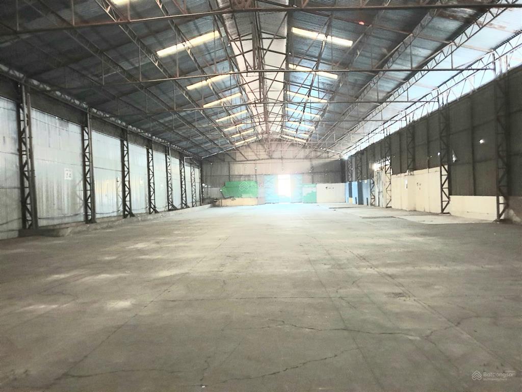 Cho thuê kho xưởng ngay trung tâm tp.hcm, dt 650m2, đường xe container