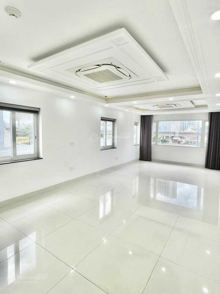 Cho thuê văn phòng diện tích 55m2 mặt tiền đường điện biên phủ, đối diện landmark 81
