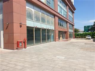 Cho thuê mb trống suốt kinh doanh tự do tầng trệt 415m2 và 650m2, văn phòng tầng 3 hđ thuê dài hạn