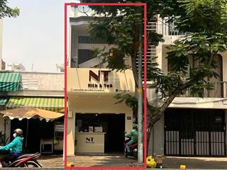 Bán nhà mt 169b nguyễn văn luông, q6. dt 3.3x17m. 2 tầng. giá 12.9 tỷ.  0909 437 *** đạt