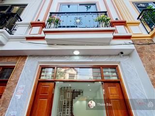 Nhà yên vĩnh, ra chợ chưa đầy 50m, ô tô 247 đỗ cạnh nhà, gần nhà văn hóa, hồ cảnh quan, 36m2