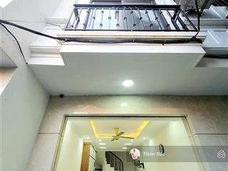 Nhà vip! trục thông, ô tô qua lại cách 1 nhà, ngay cổng chào yên vĩnh  nhà 30m2  5 tỷ 18