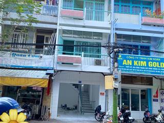 Nhà mặt tiền diện tích kinh doanh lớn