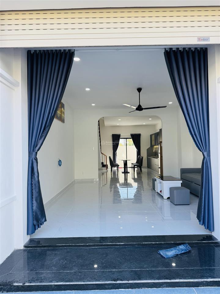 Cho thuê căn nhà trục chính dự án phúc an garden mới 100%, đầy đủ nội thất cao cấp 13tr/tháng