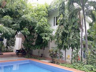 Cho thuê biệt thự sân vườn thảo điền 4pn, có hồ bơi, dt=300m2, giá 85 triệu  0901 478 ***