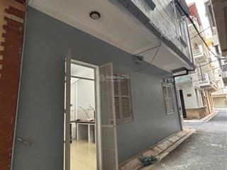 Cho thuê nhà riêng dt 45m2 x 3t ngõ 100 hoàng quốc việt  cầu giấy  hn