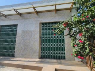 Kẹt tiền bán gấp căn nhà mới xây 160m2 cách ql1a 200m