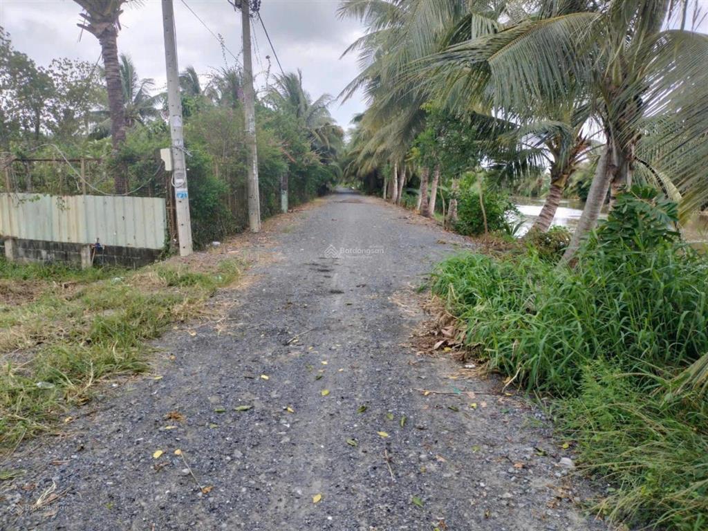 Bán nhà đất 748m2 có thổ cư view sông mát mẻ xã lê minh xuân