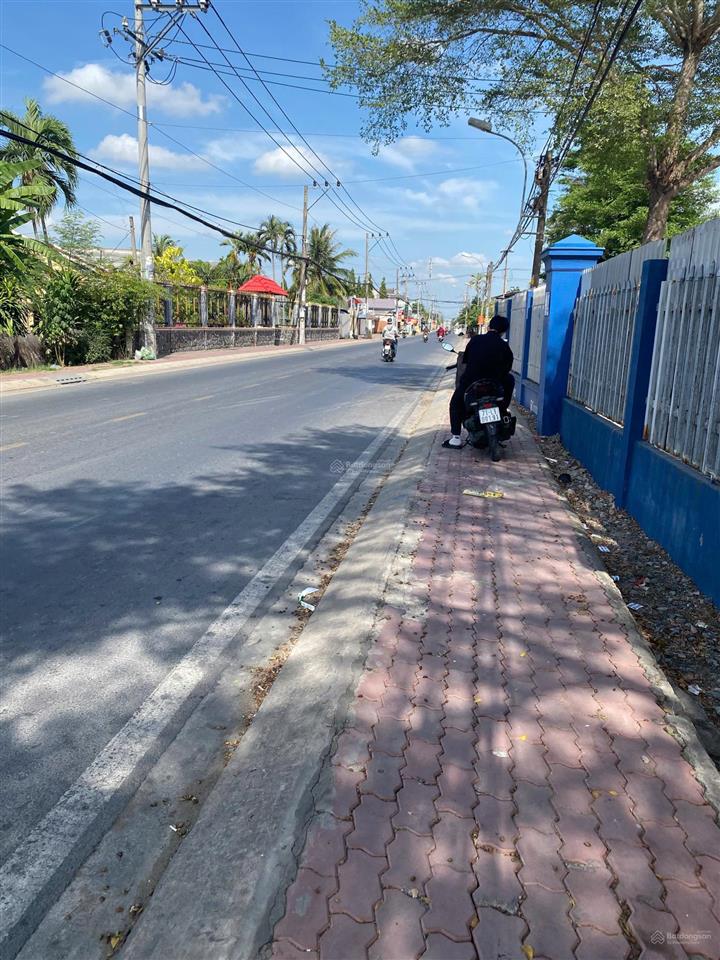 Bán 3 căn nhà 1.000m2 có 300m2 thổ cư hưng long
