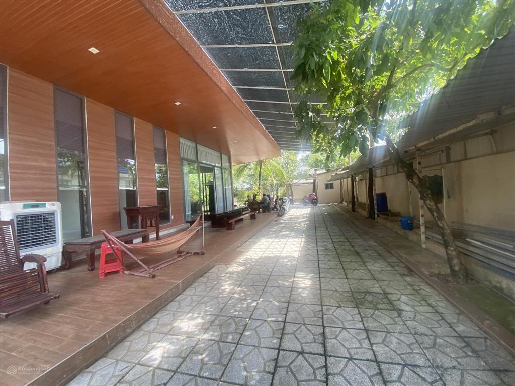 Bán biệt thự nhà vườn 1200m2 thổ cư 2 mặt tiền xã tân nhựt