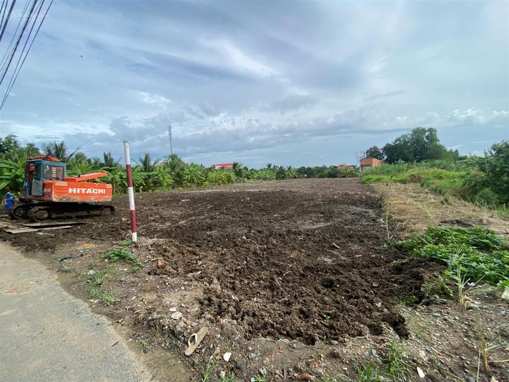 Chủ kẹt hạ giá bán 2.400m2 góc 2 mt qh dân cư xã hưng long