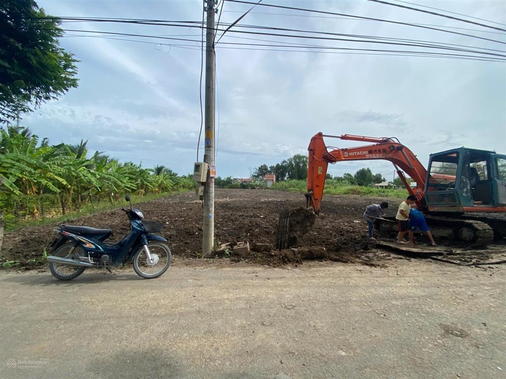 Chủ kẹt hạ giá bán 2.400m2 góc 2 mt qh dân cư xã hưng long