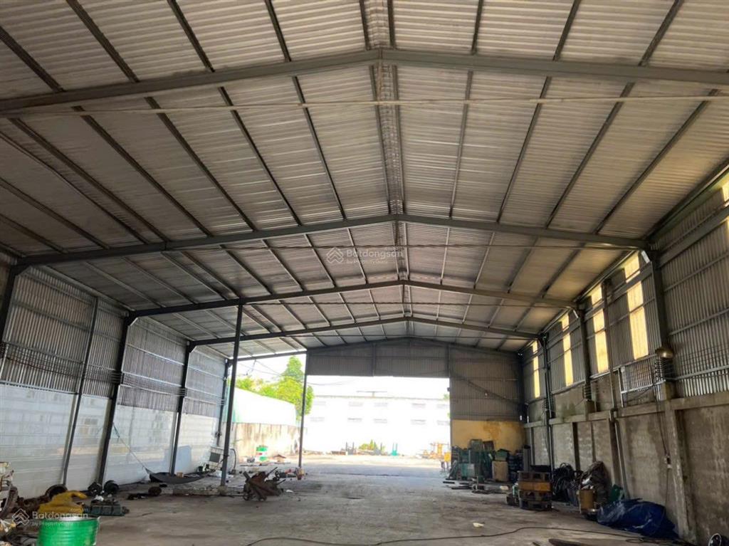 Bán kho xưởng ql1a 2500m2 thổ cư giá tốt 39ti