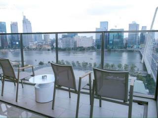 Bán căn hộ 3pn, view trực diện sông, giá 70 tỷ