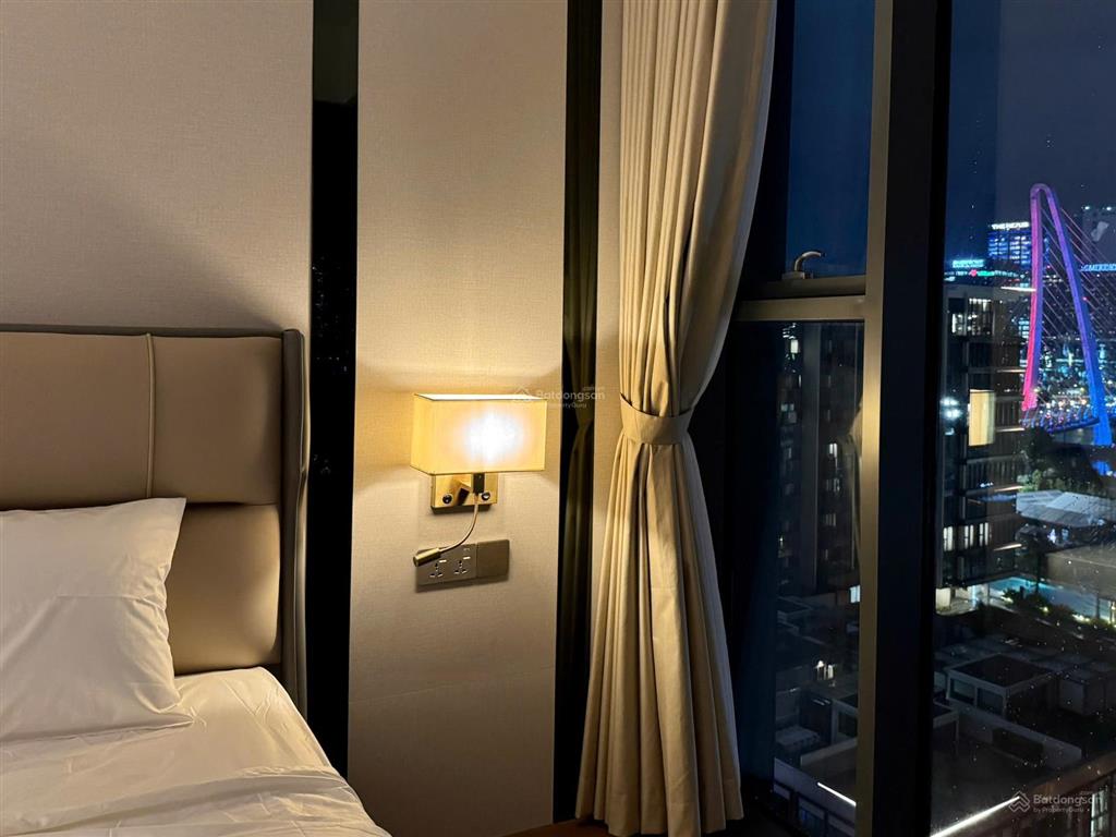 Bán căn góc 3pn  151m, view trực diện sông, giá 59.9 tỷ