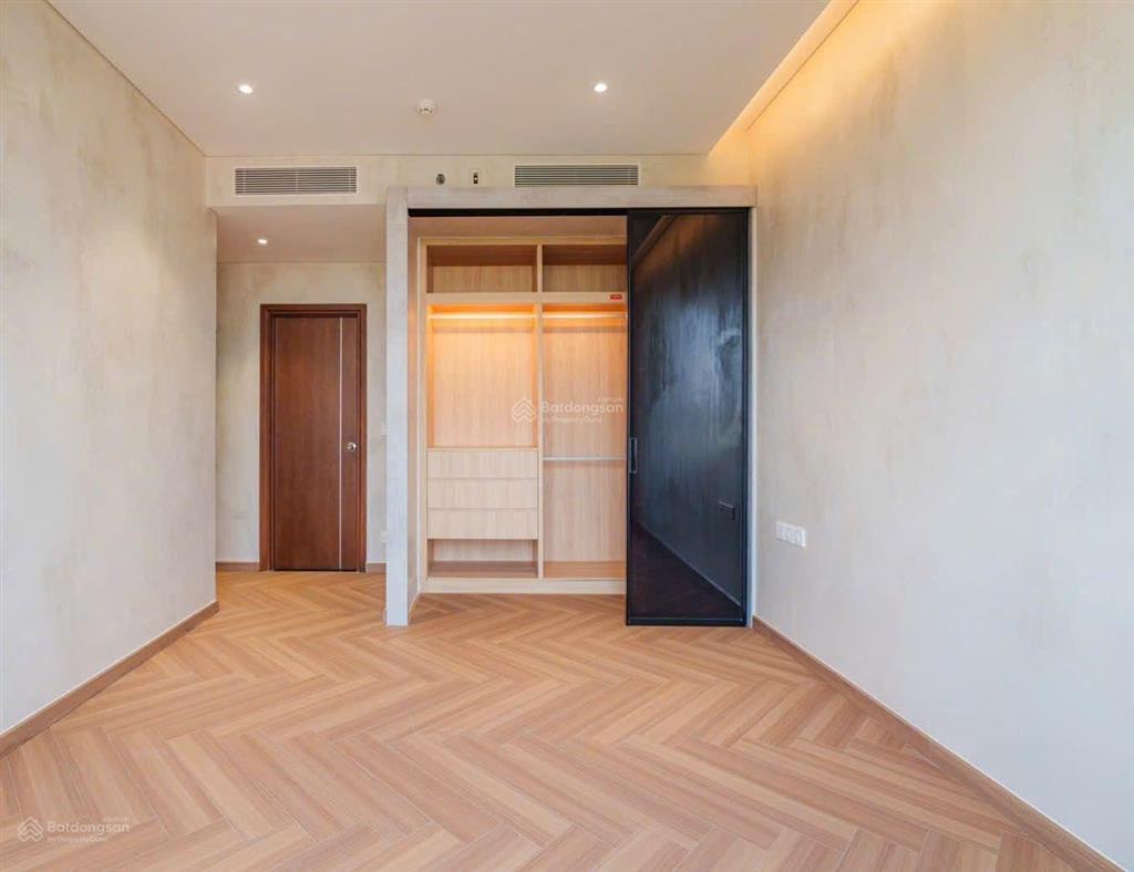 Cần tiền bán căn hộ 2pn, sổ hồng, giá 17,2 tỷ