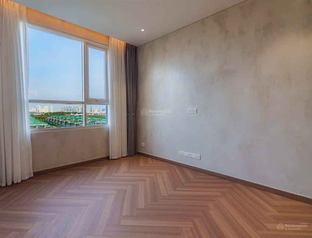 Cần tiền bán căn hộ 2pn, sổ hồng, giá 17,2 tỷ