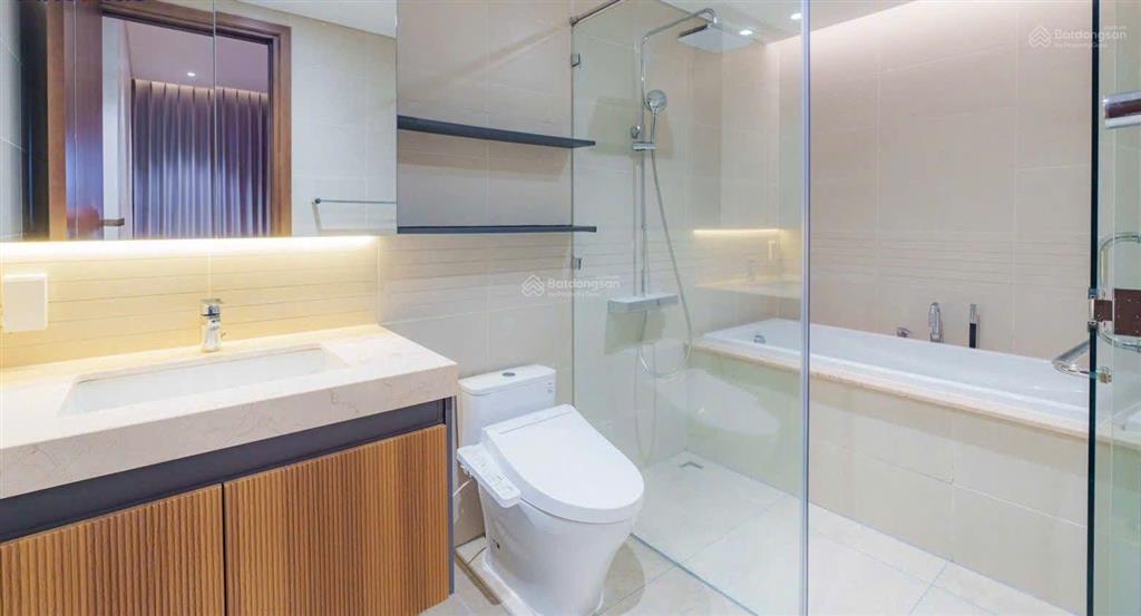 Cần tiền bán căn hộ 2pn, sổ hồng, giá 17,2 tỷ