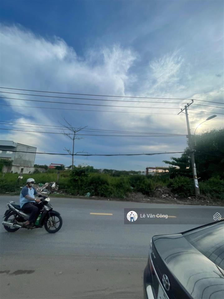 Cho thuê 7.050m2 (54 x 135m) đất mặt đường lã xuân oai đối diện đông tăng long quận 9