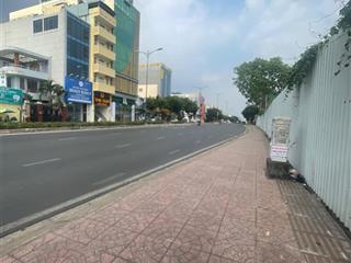 Nhà góc 2 mặt tiền lê văn việt (32 x 46m = 1.400 m2) thổ cư