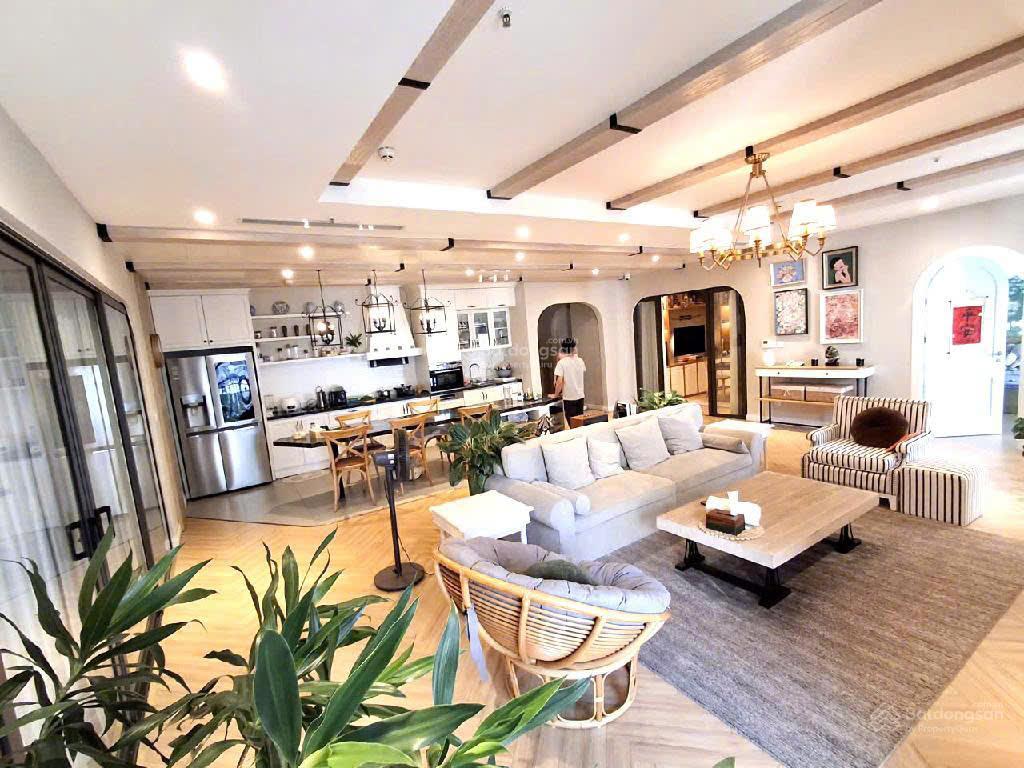 Biệt thự đẳng cấp trên không, duplex, 200m2 time city, hai bà trưng, nội thất siêu đẹp độc lạ