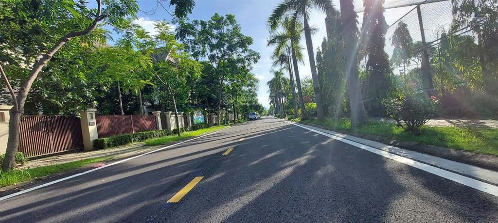 Bán biệt thự đơn lập kđt sunny garden sài sơn, quốc oai 300m2, xây 3 tầng + tum. 36.5 tỷ tl nhanh