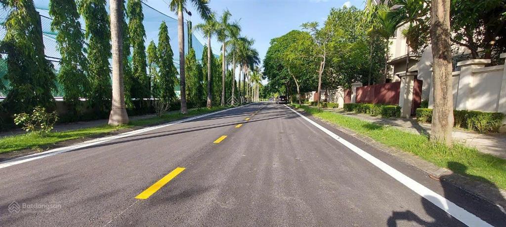 Bán biệt thự đơn lập kđt sunny garden sài sơn, quốc oai 300m2, xây 3 tầng + tum. 36.5 tỷ tl nhanh