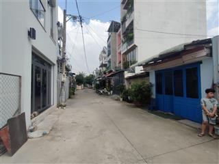 Bán đất hxh 6m ngay sát kdc hồng long, quốc lộ 13, dt 4.25x13.8m (58.6m2) giá 5tỷ 8sổ hồng