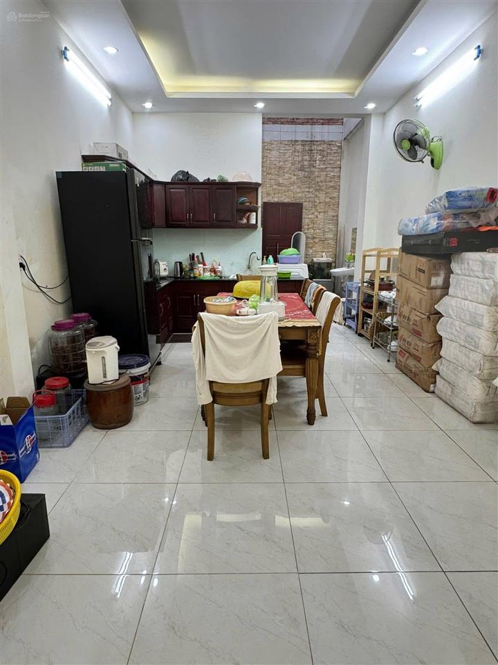 4 tầng hẻm 6m 1 sẹc quang trung ngay mercedes benz dt 4x22 sổ vuông hoàn công đủ chỉ hơn 8 tỷ