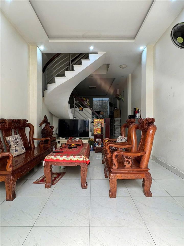 4 tầng hẻm 6m 1 sẹc quang trung ngay mercedes benz dt 4x22 sổ vuông hoàn công đủ chỉ hơn 8 tỷ